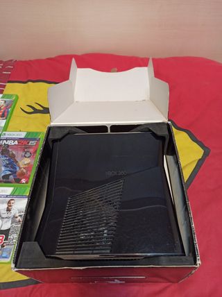 Xbox 360 + 3 mandos + 8 juegos