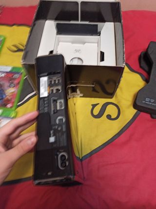 Xbox 360 + 3 mandos + 8 juegos