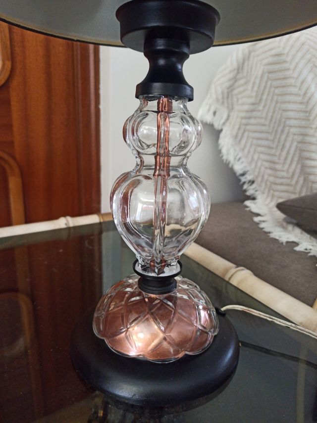 Lámpara de mesa antigua.