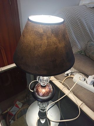 Lámpara de mesa antigua.