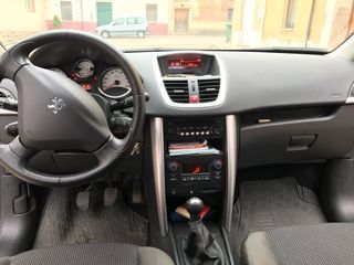 Peugeot 207 2012