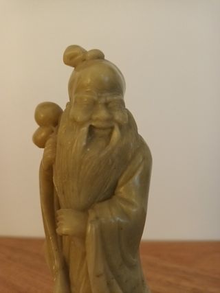 Figura de jade con peana