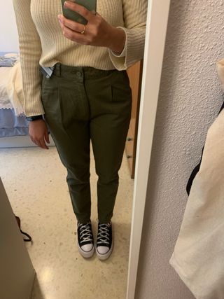 Pantalones chino verde caqui