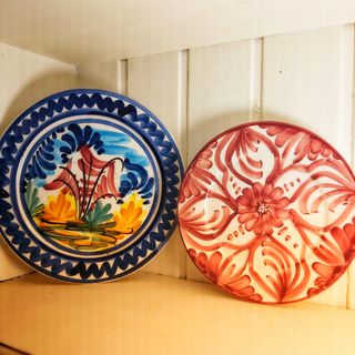 2 PLATOS HAND MADE VINTAGE