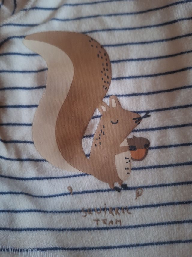 Body de bebe con efecto camiseta