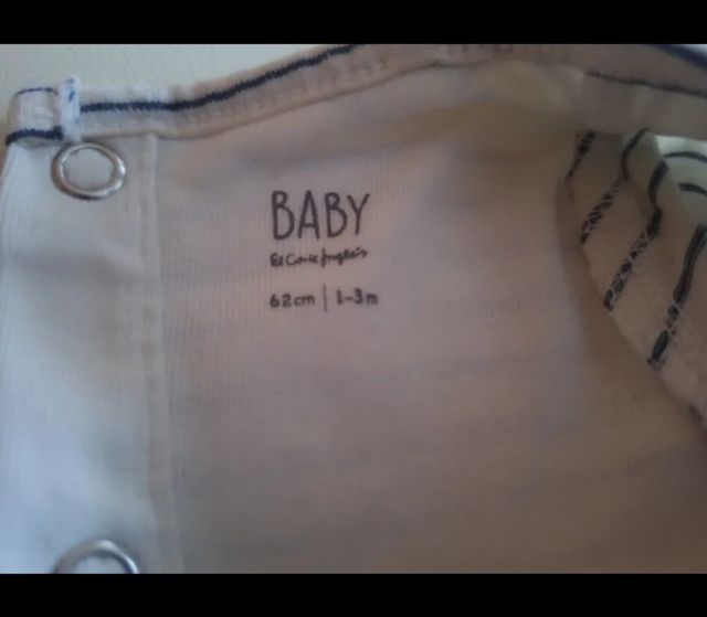 Body de bebe con efecto camiseta