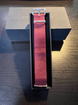 Daniel Wellington 40mm blanco/silver. Descripción.