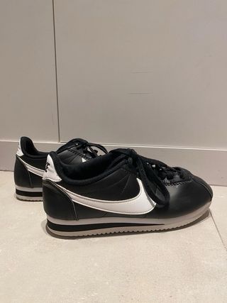 nike cortez negras