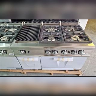 Cocina 4 fuegos y barbacoa con horno industrial