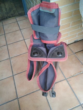 Cañas, aparejos de pesca y silla