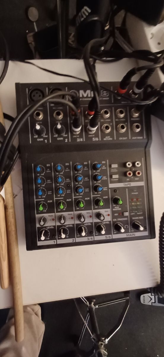 Bateria Tama, Roland y varios