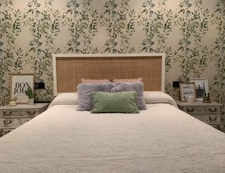 Cabecero de cama de madera a medida