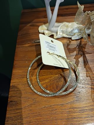 Pendientes aro dorado y circonitas nuevos