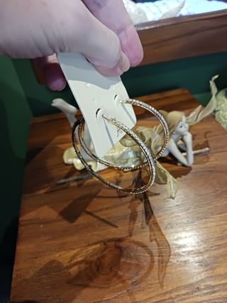 Pendientes aro dorado y circonitas nuevos