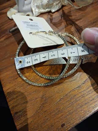 Pendientes aro dorado y circonitas nuevos