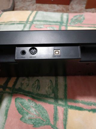 Piano electrónico Music Maker 2014 control