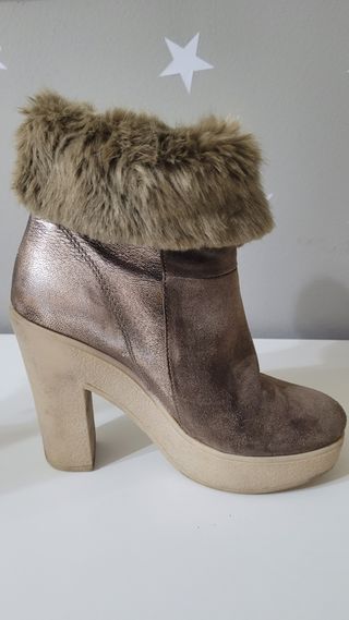 Botines de piel de la marca Doralatina