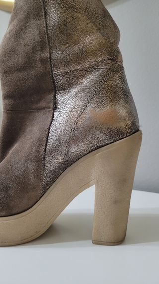 Botines de piel de la marca Doralatina