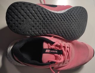 deportivas Nike y Náuticos nuevos