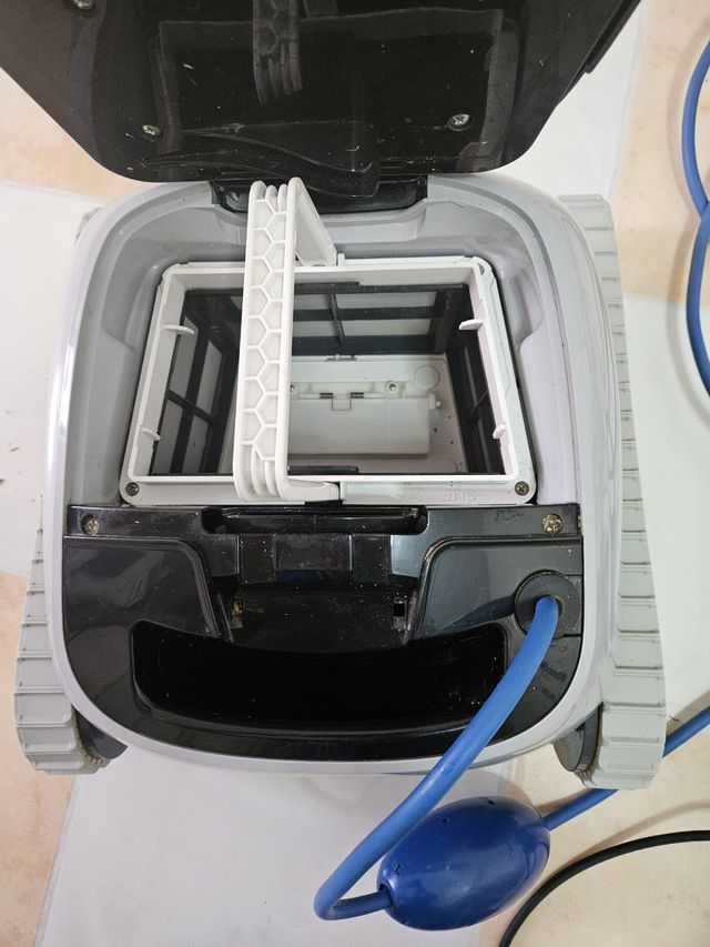 ROBOT LIMPIADOR PISCINA