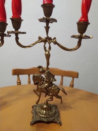 Reloj y candelabros