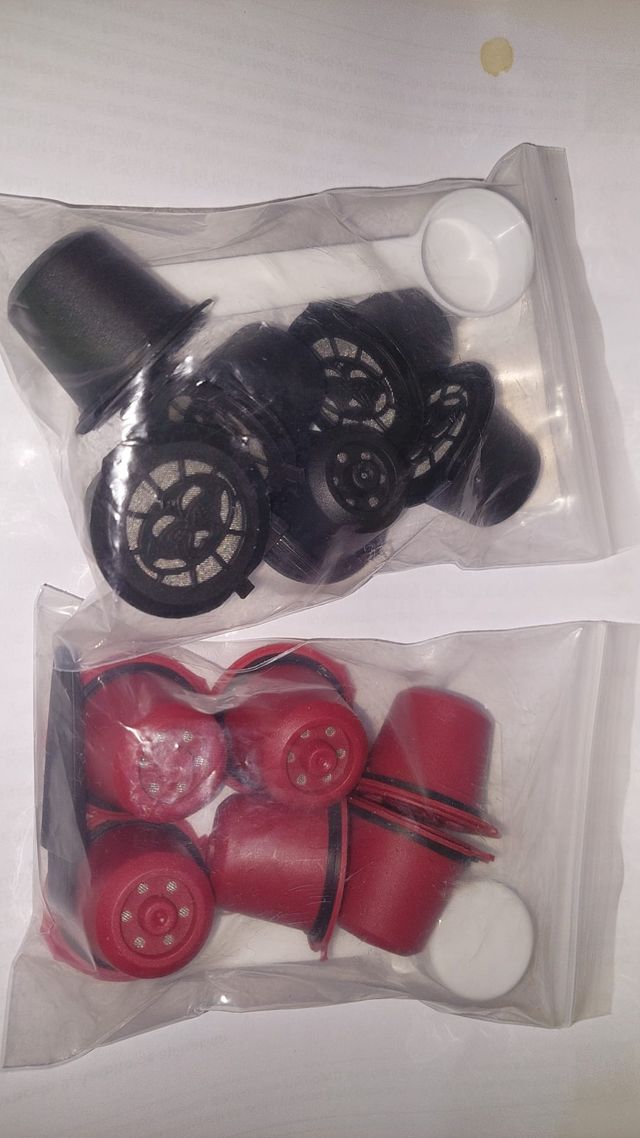6 CAPSULAS RECARGABLE Nespresso y Molinillo nuevo