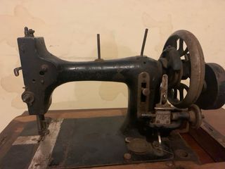 Maquina de coser antigua