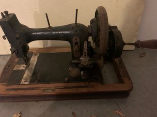 Maquina de coser antigua