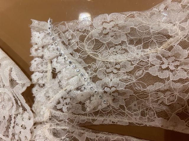 guantes y pañuelo con alfileres boda