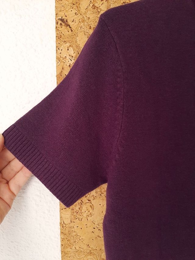 Jersey de cuello alto y manga corta morado