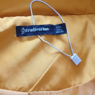 Abrigo anorak amarillo