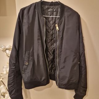 Cazadora tipo bomber talla M