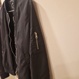 Cazadora tipo bomber talla M