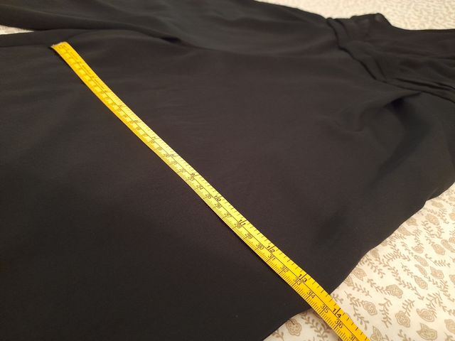 Mono negro con brillantes Zara