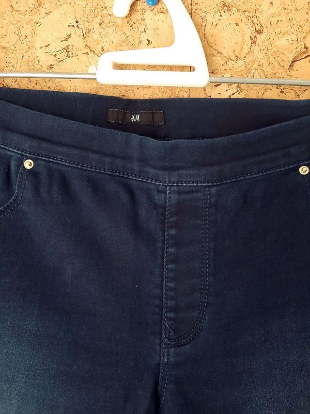 Pantalón H&M pitillo elástico azul efecto jeans