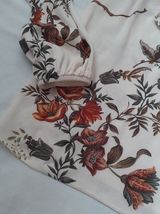 Blusa Stradivarius flores