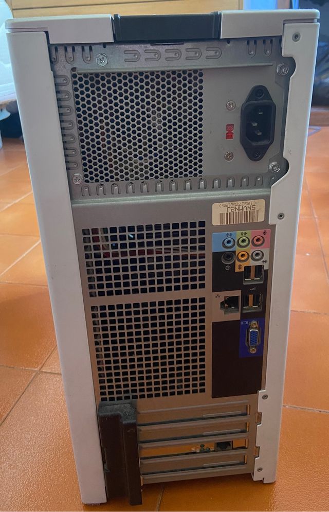 Torre ordenador. DELL