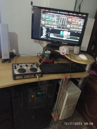 torre pc dj con hercules 5.1