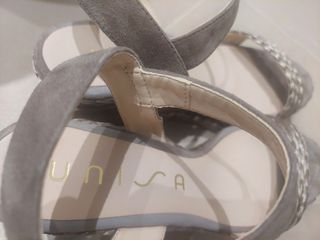 Sandalia plateada UNISA