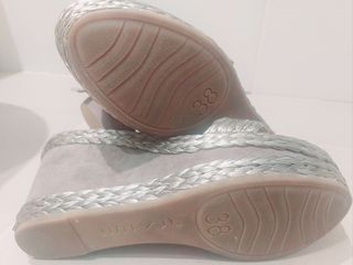 Sandalia plateada UNISA