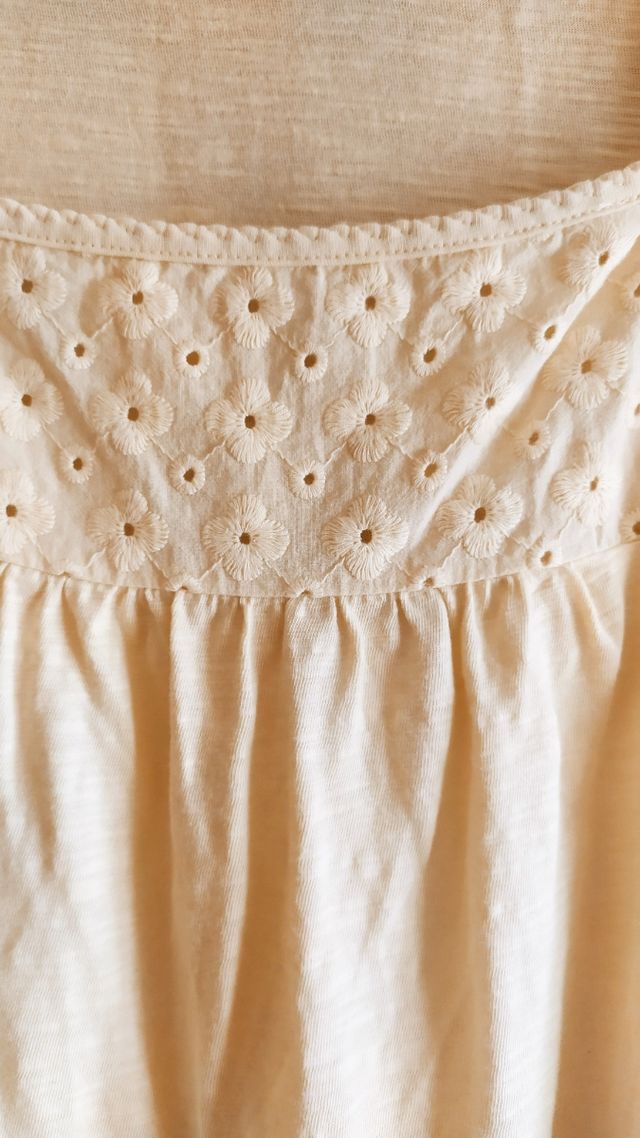 Talla 44 (XXL) mujer. Blusa bordada marca Bhs