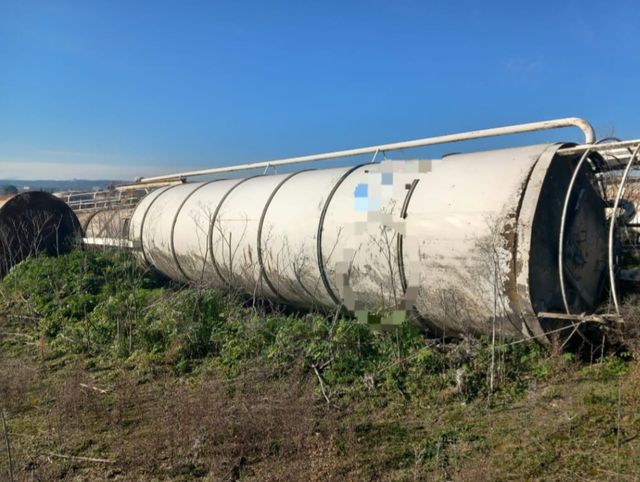 SE VENDEN DOS SILOS DE CEMENTO