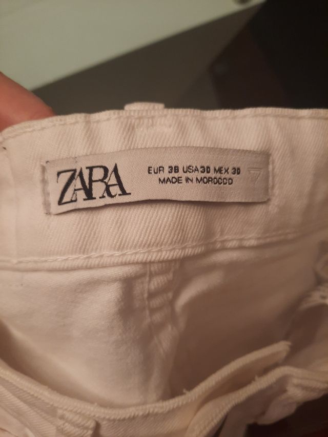 Pantalones blancos Zara