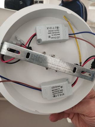 Aplique led con due diverse lampade nuove