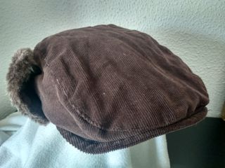 Gorra para el invierno estilo partisano.