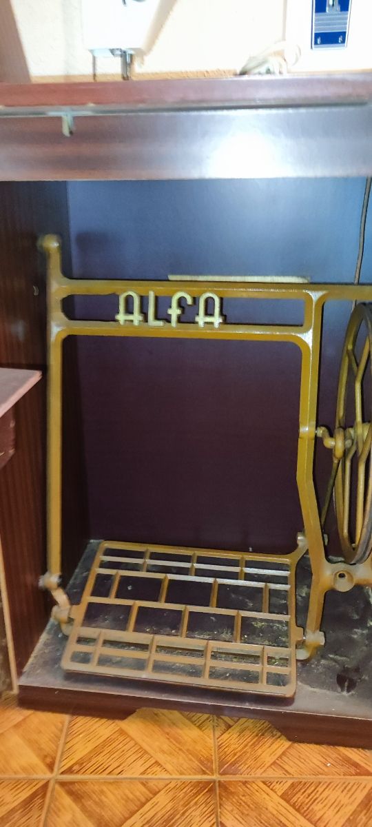 Máquina de coser antigua SIGMA 161