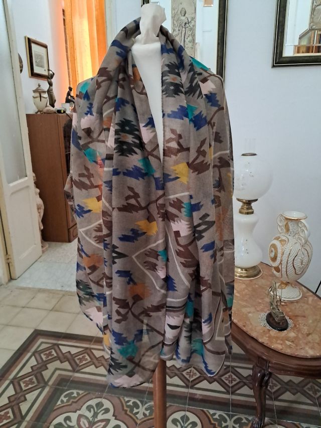 Foulard Sciarpa Scialle come nuova