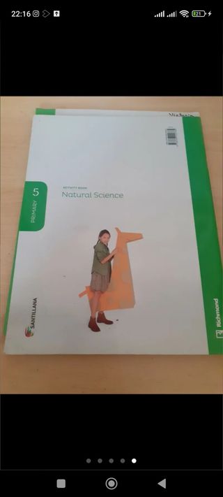 Natural Sciencie 5 primaria, 2 libros Santillana.