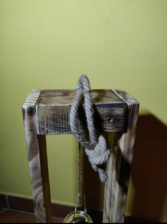 Porta candela in legno