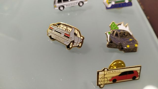 Pins auto